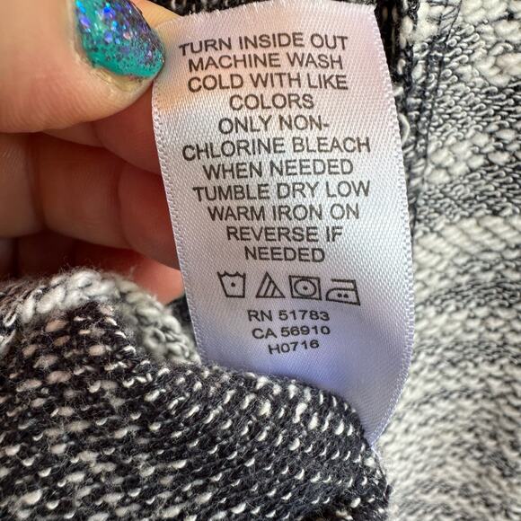 Maurices Cowl Neck Knit Pullover Sweater Women M Gray Crochet Pleated Patchwork - Picture 13 of 13